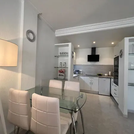 Appartement Blue Pool Paradise
